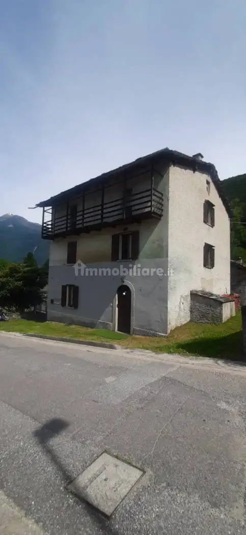 Casa indipendente in vendita a Prata Camportaccio