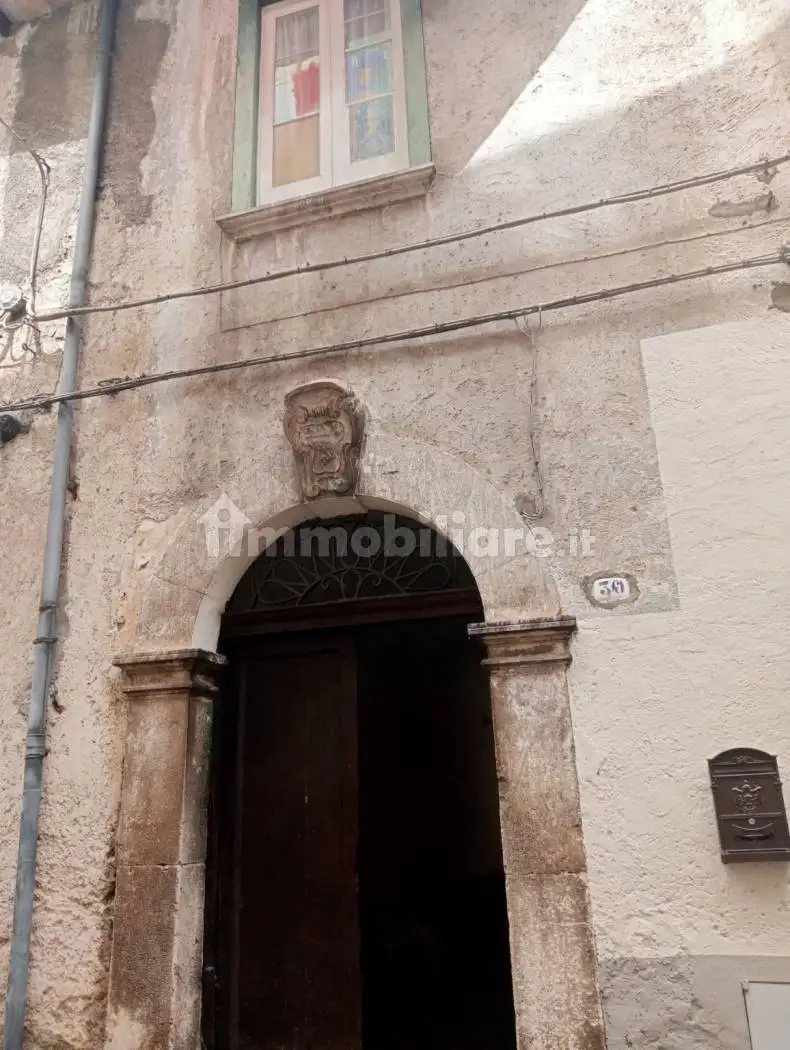 Palazzo - Edificio in vendita a Roccamandolfi