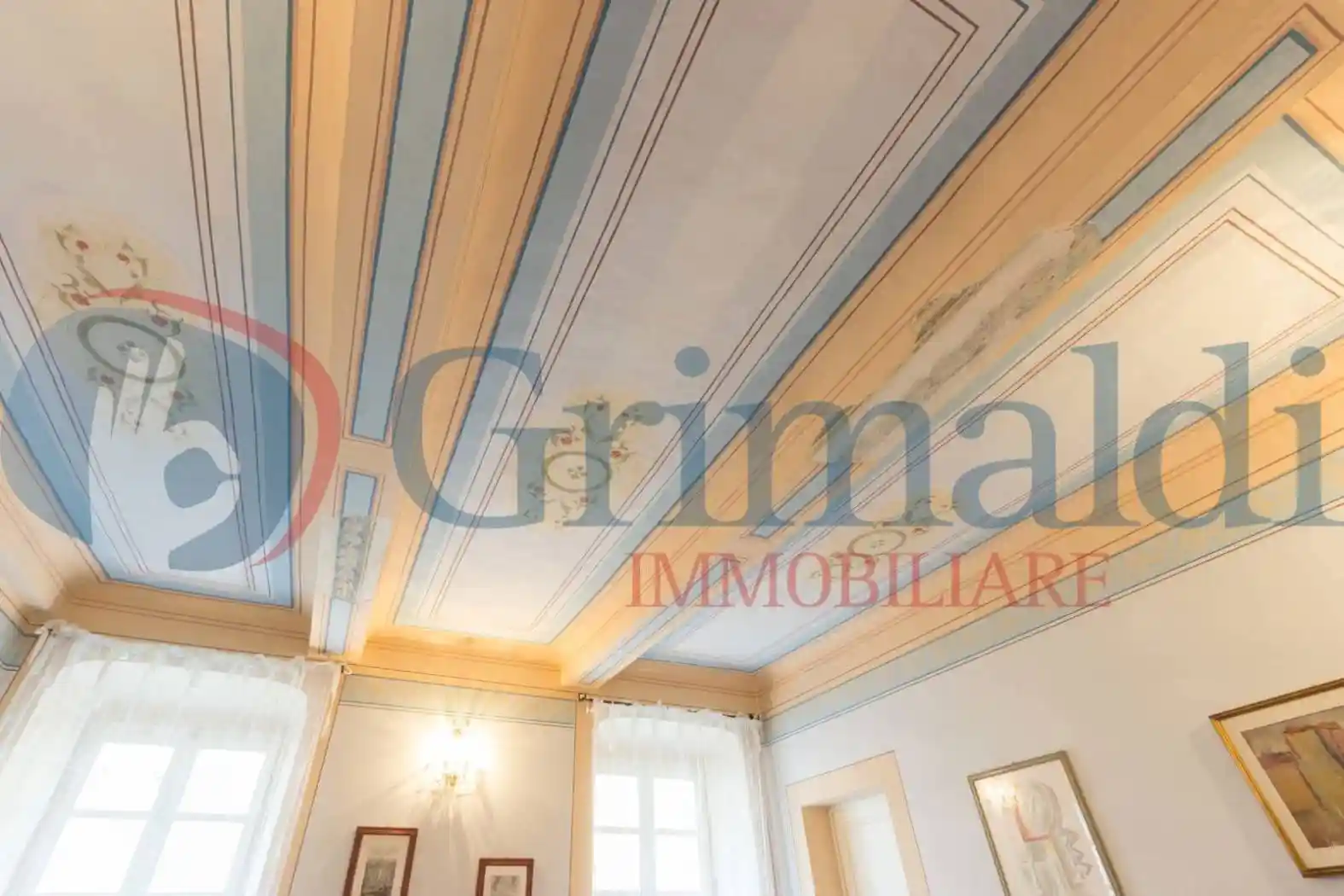 Palazzo - Edificio in vendita a Massa