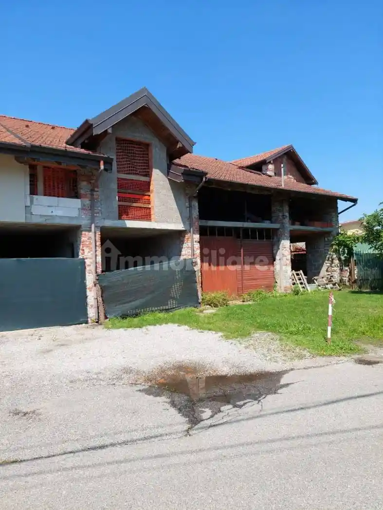 Rustico - Casale in vendita a Brebbia