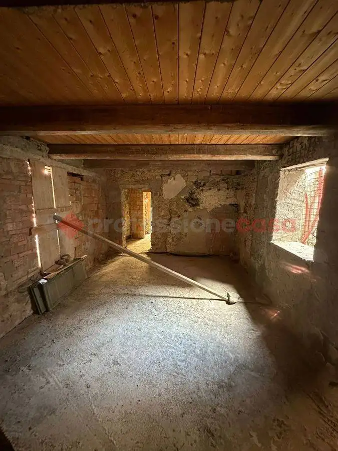 Casa indipendente in vendita a Pistoia