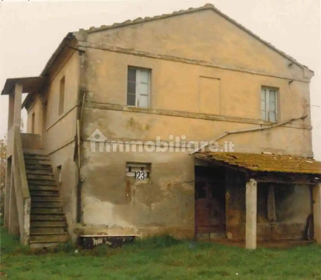 Rustico - Casale in vendita a Chiaravalle