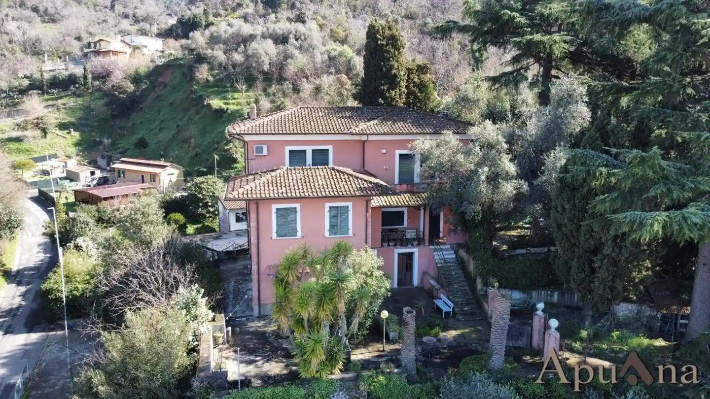 Villa in vendita a Massa