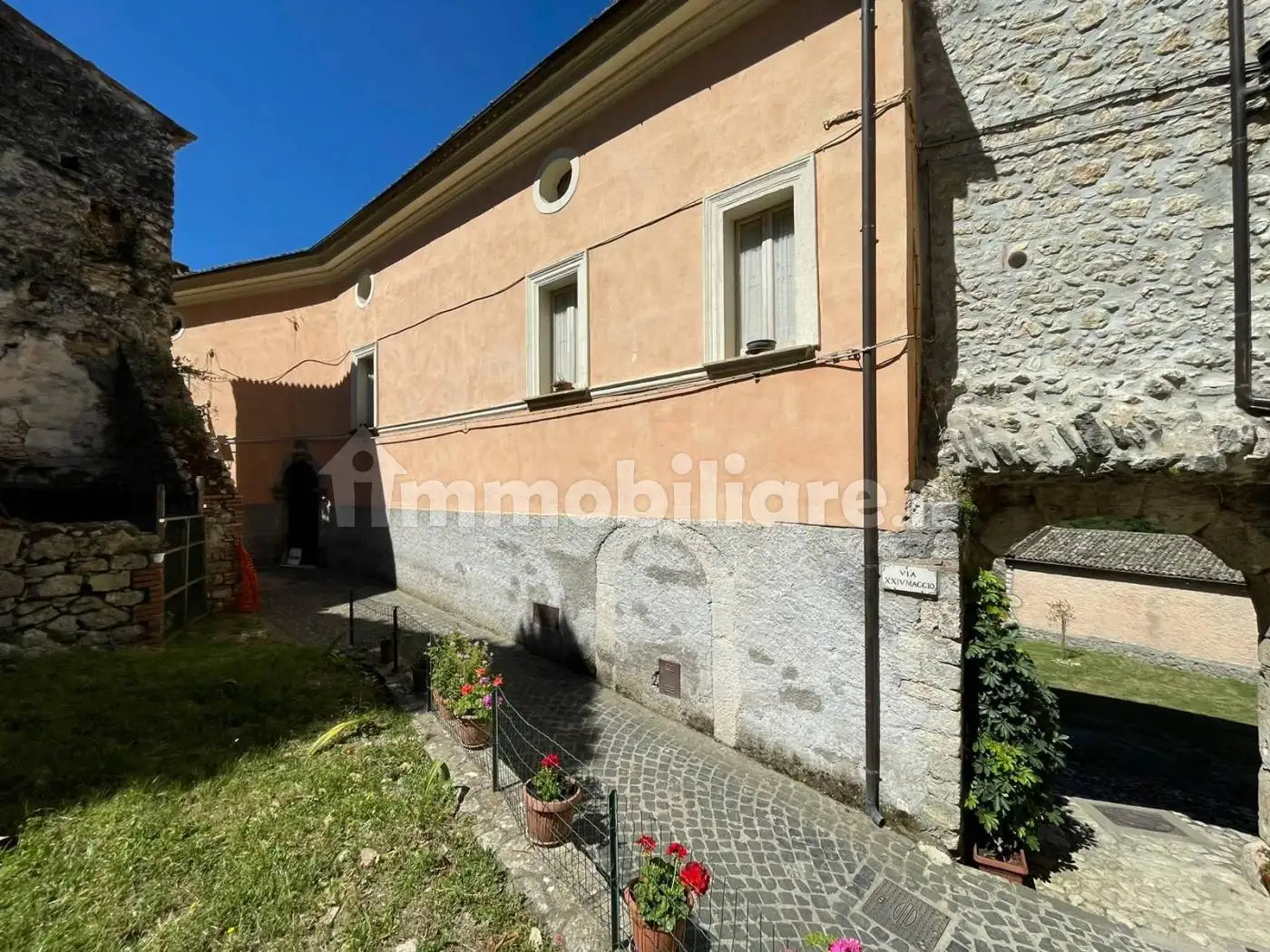 Casa indipendente in vendita a Pico