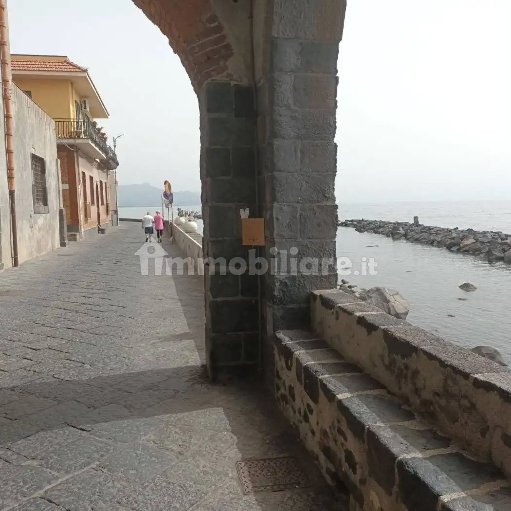 Appartamento in affitto a Riposto