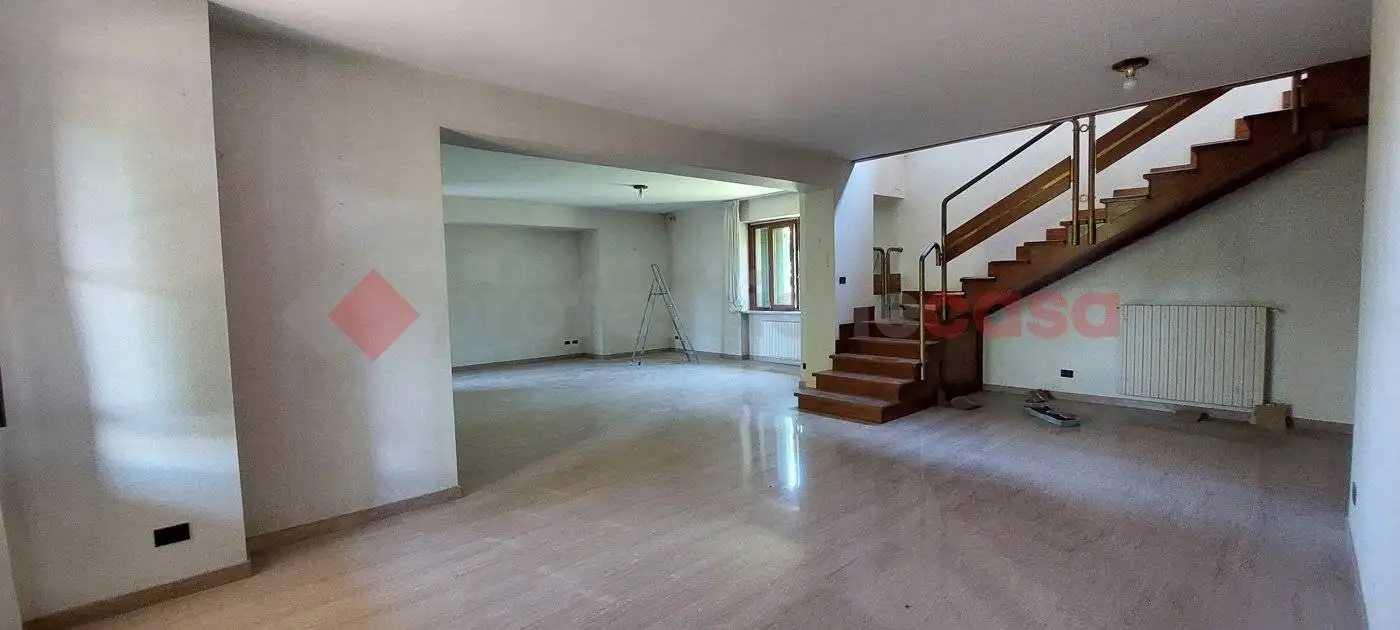 Terratetto unifamiliare 460 m², buono stato, Centro, Broccostella - foto 5