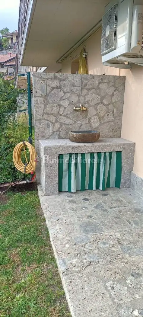 Appartamento in affitto a Solto Collina