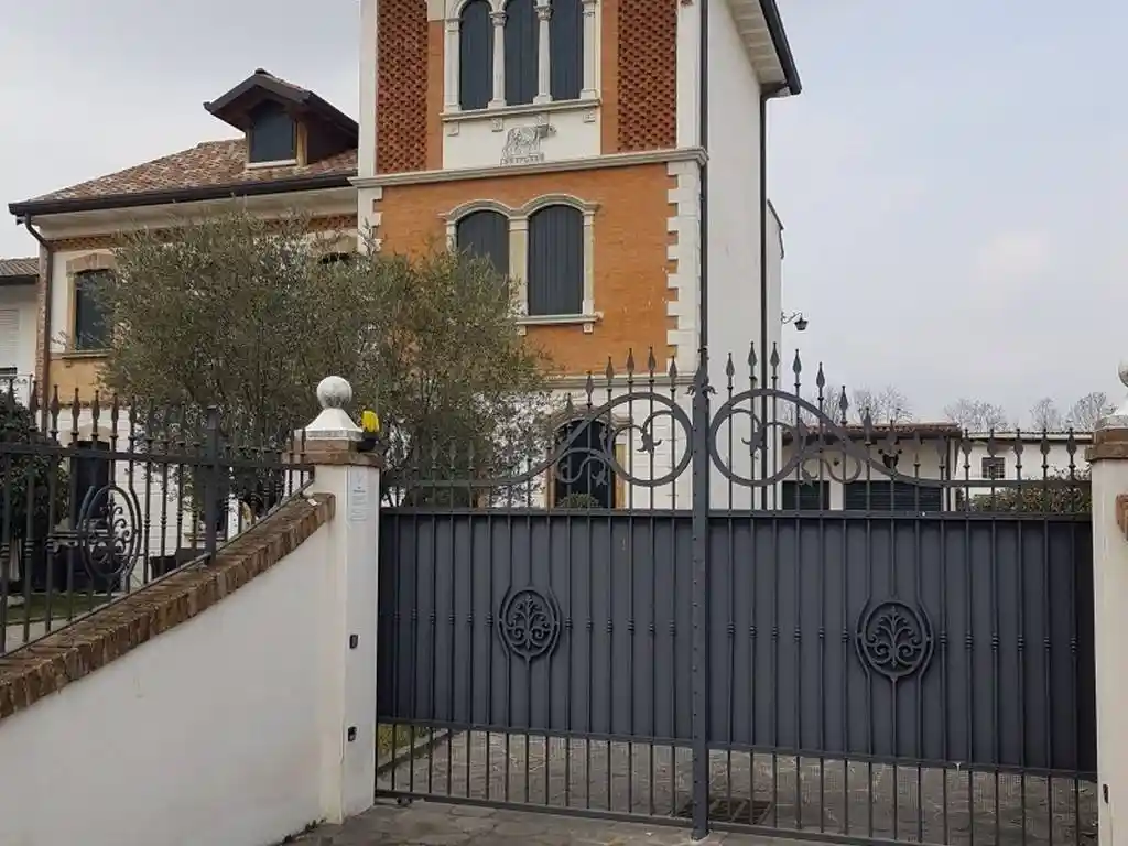 Villa in vendita a Loria