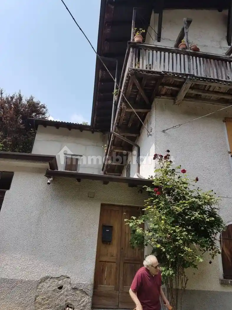 Villa in vendita a Pezzaze