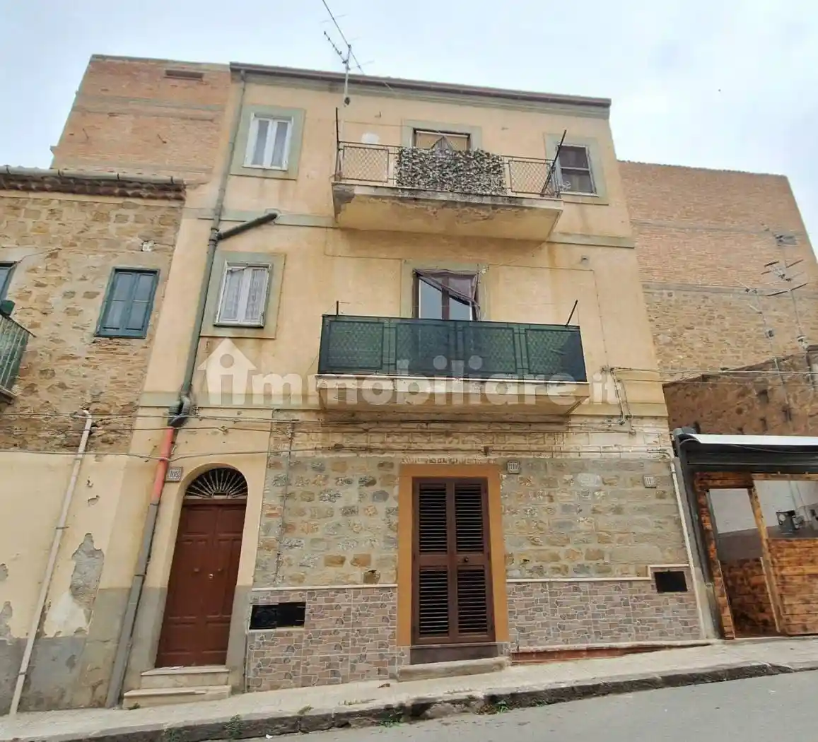 Casa indipendente in vendita a Santo Stefano di Camastra