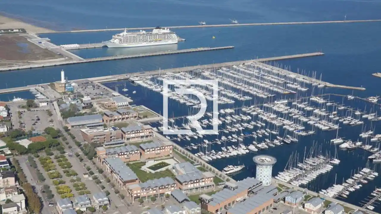 Palazzo - Edificio in vendita a Ravenna