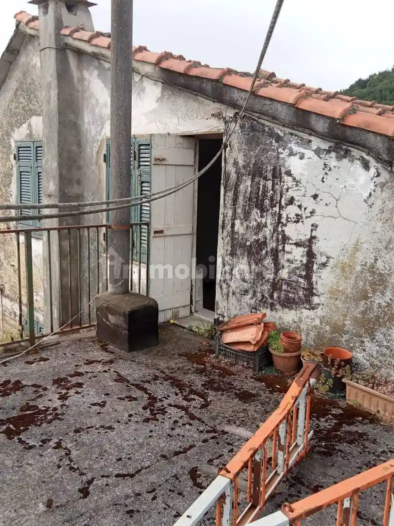 Rustico - Casale in vendita a Ceranesi