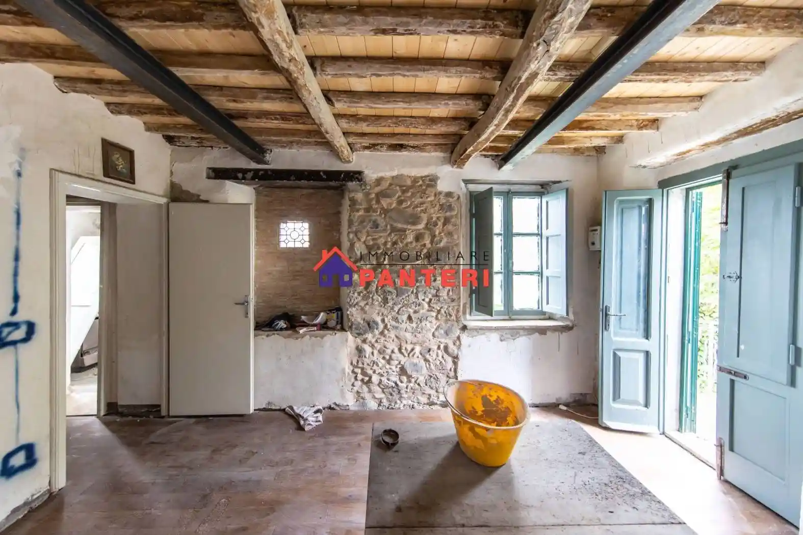 Casa indipendente in vendita a Pescia