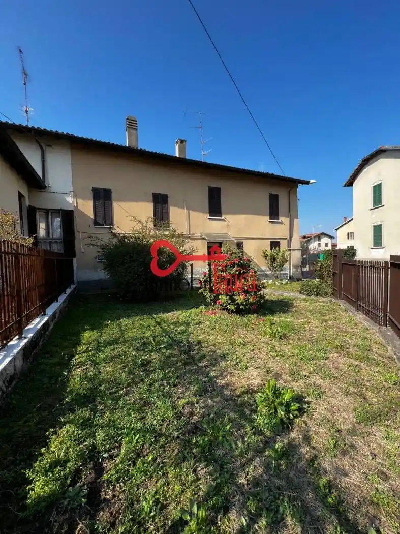 Casa indipendente in vendita a Gavirate