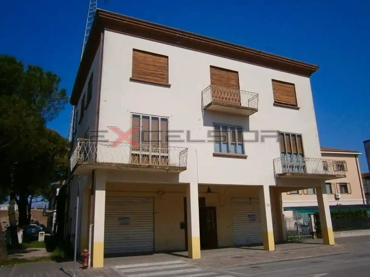 Palazzo - Edificio in vendita a Cavarzere