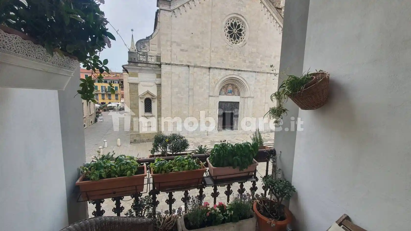 Appartamento in vendita a Sarzana