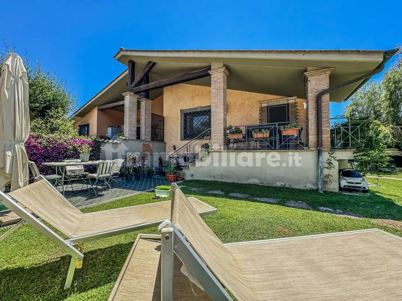 Villa bifamiliare in vendita a Roma