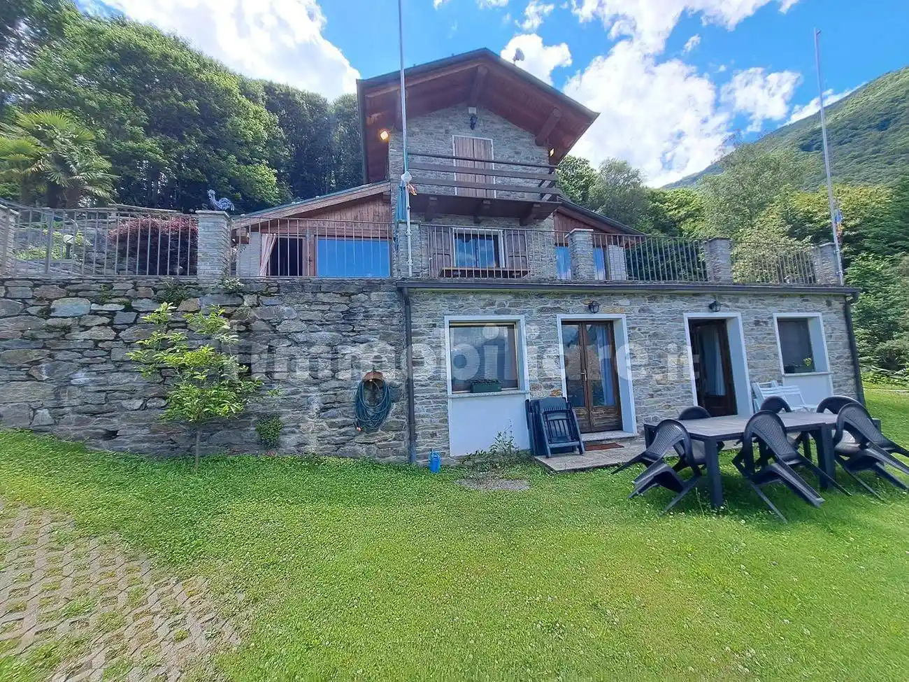 Villa in vendita a Pianello del Lario