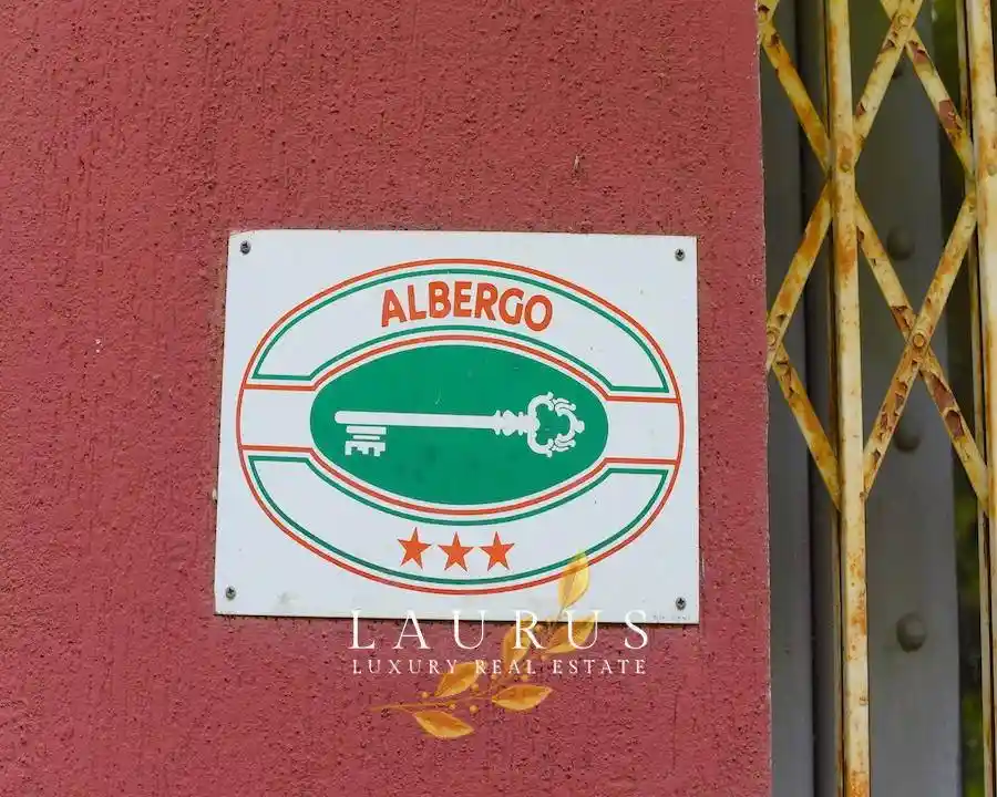 Palazzo - Edificio in vendita a Alto Reno Terme