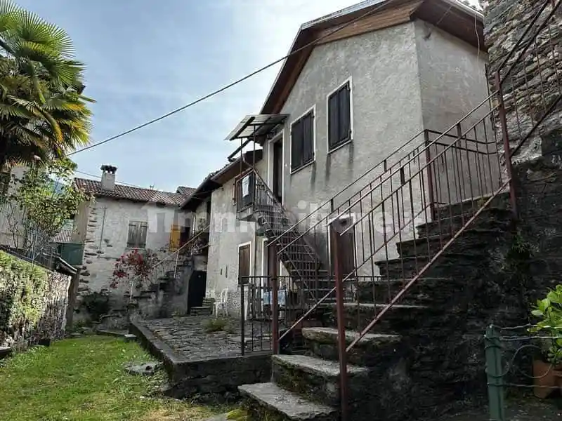 Casa indipendente in vendita a Varallo