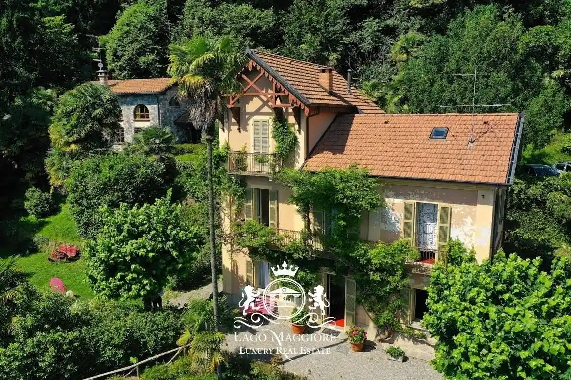 Villa in vendita a Meina