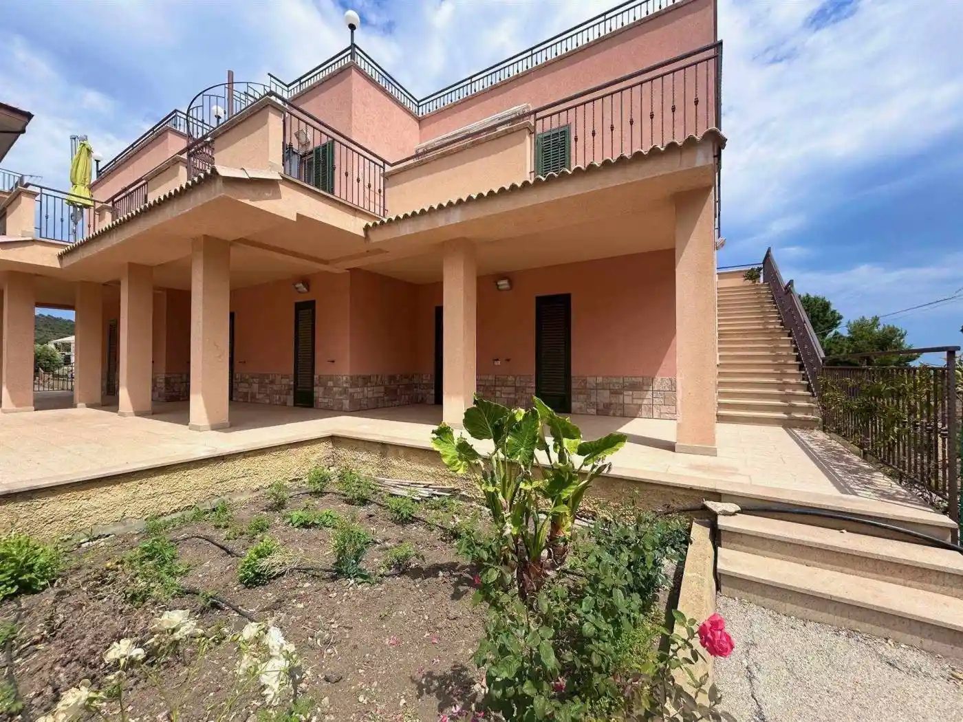 Appartamento in vendita a Pollina