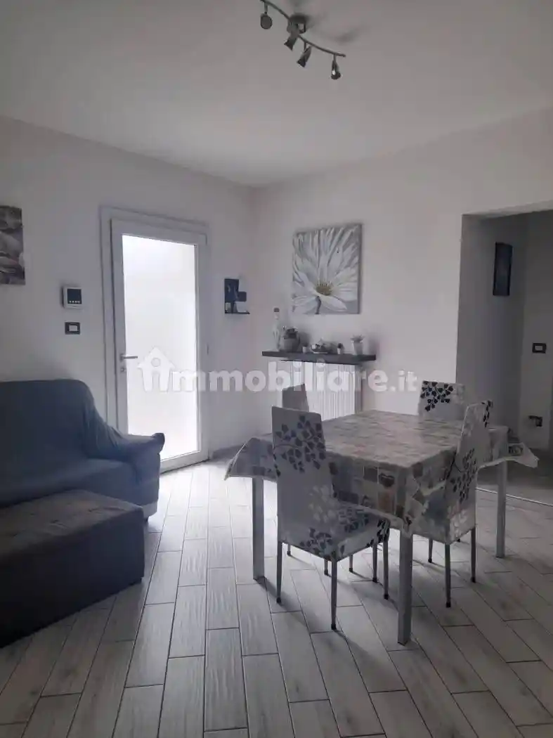 Villa unifamiliare via Roma San C., Centro, Nogarole Rocca - foto 3