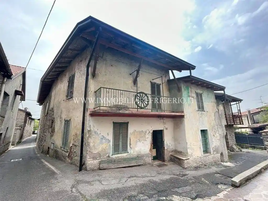 Casa indipendente in vendita a Caprino Bergamasco