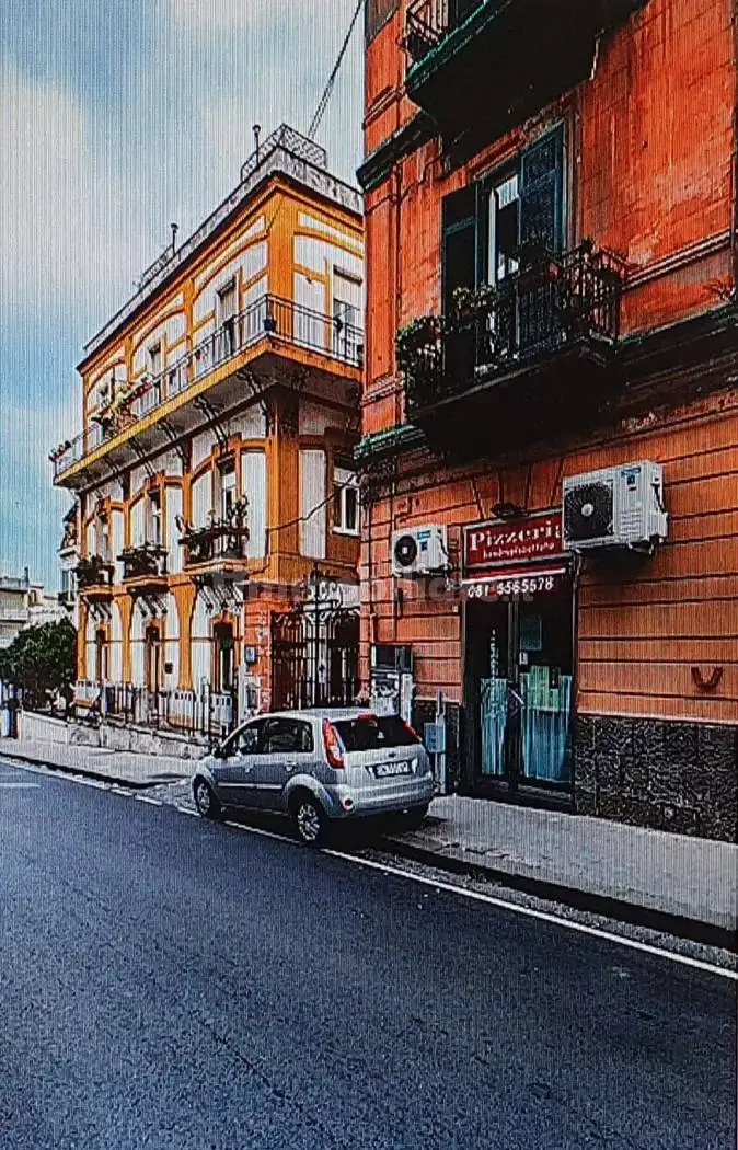 Appartamento in vendita a Napoli