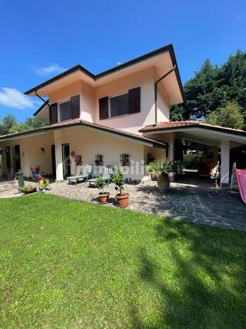 Villa in vendita a Oggiono