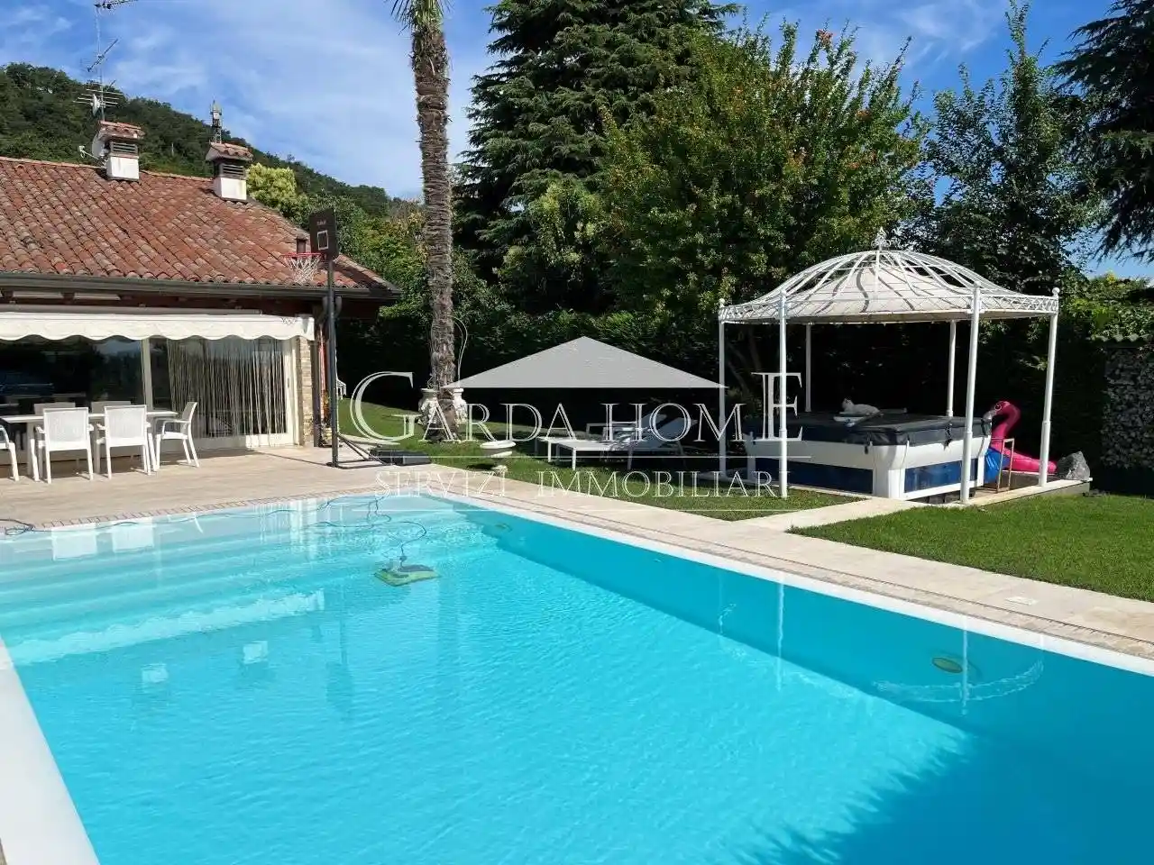 Villa in vendita a Lonato del Garda