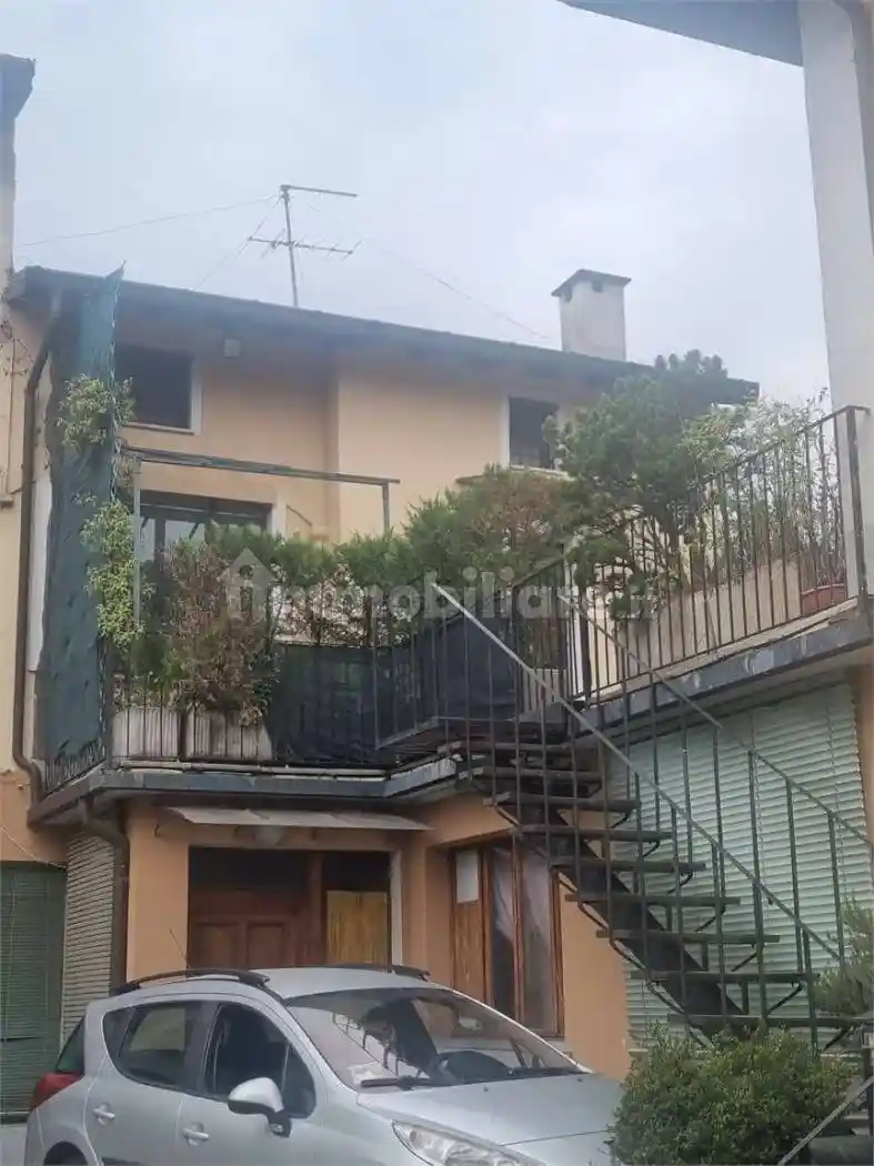 Appartamento in vendita a Brebbia