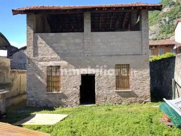 Rustico - Casale in vendita a Vercurago