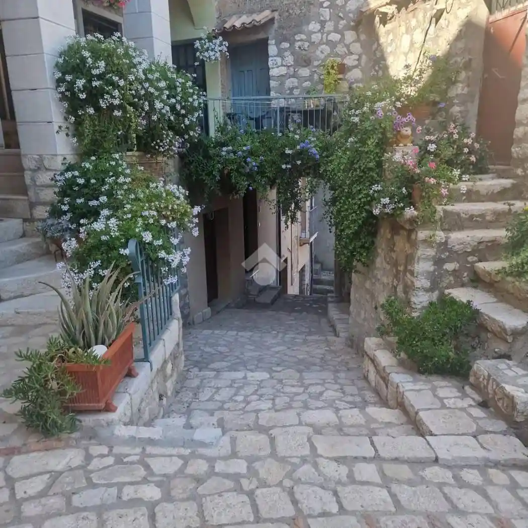 Casa indipendente in vendita a Campoli del Monte Taburno