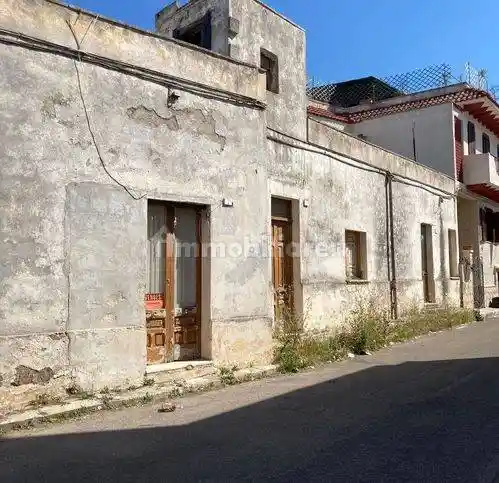Palazzo - Edificio in vendita a San Pietro Vernotico
