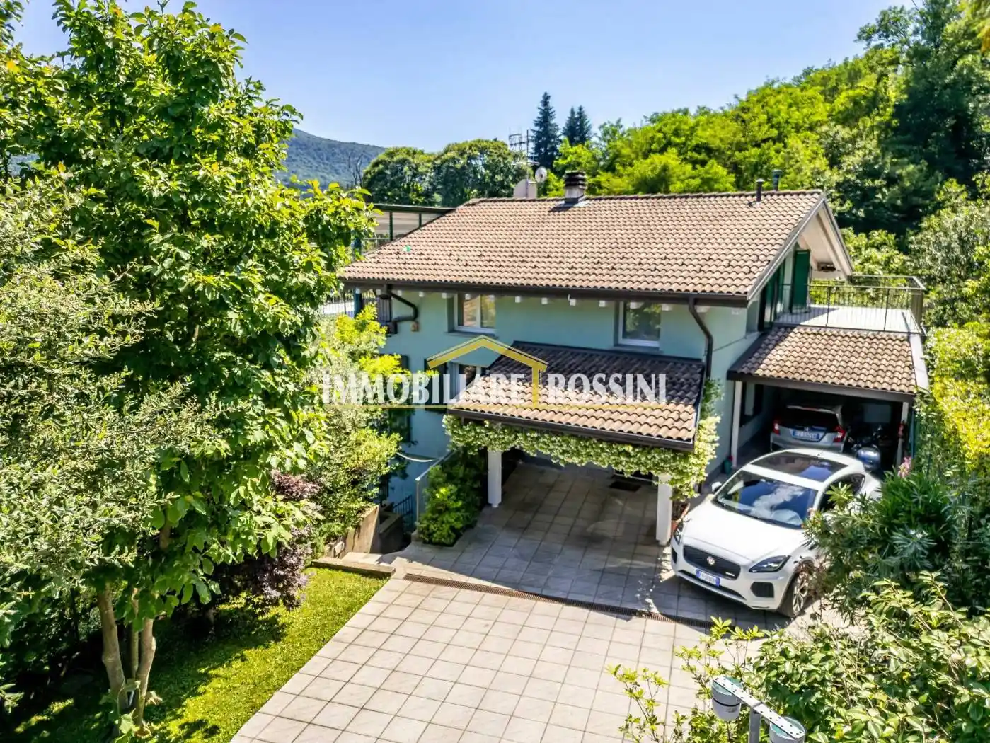 Villa in vendita a Cadegliano-Viconago