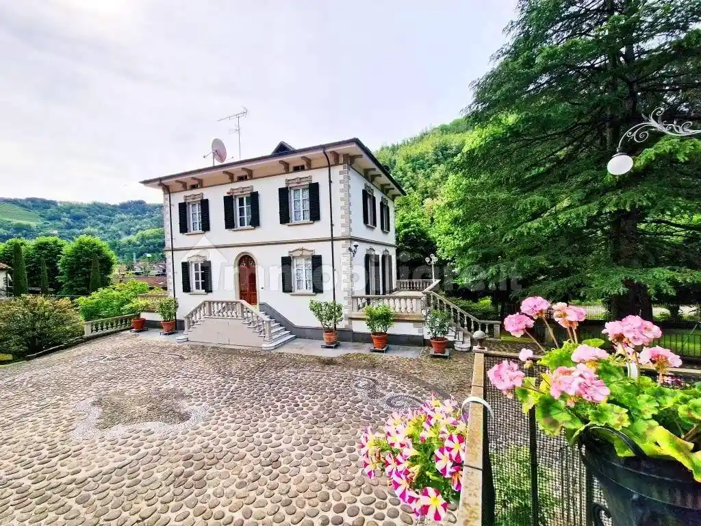 Villa in vendita a Bagni di Lucca