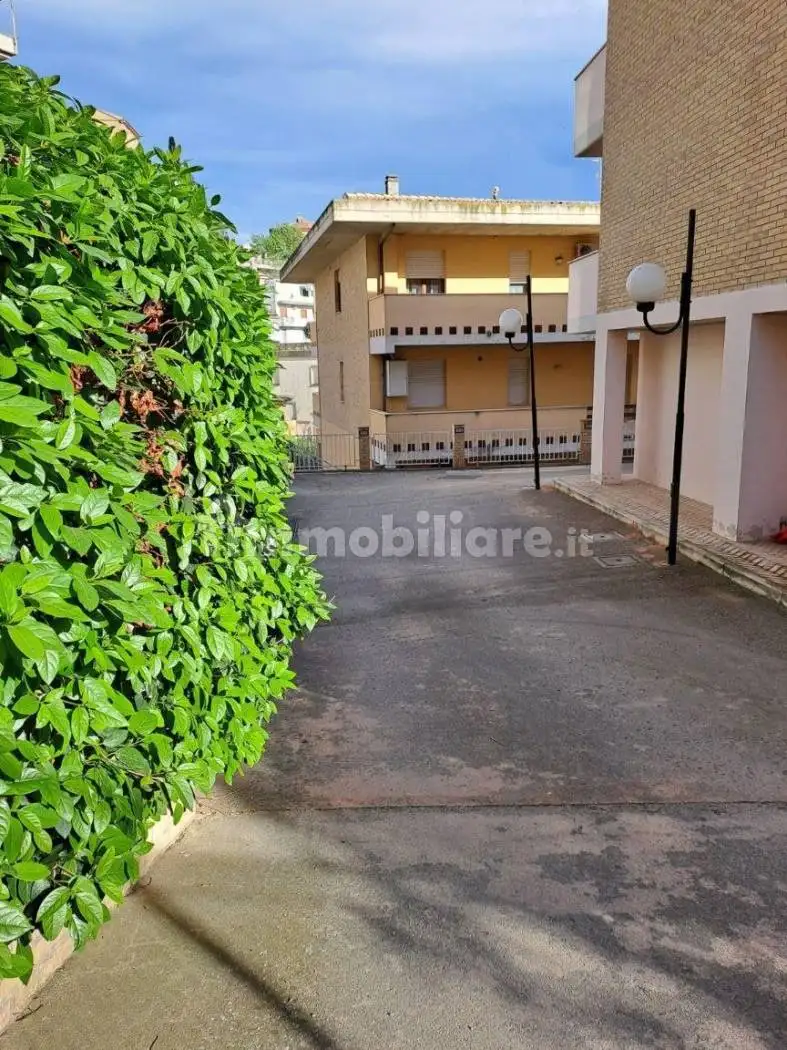 Appartamento in vendita a Loreto Aprutino