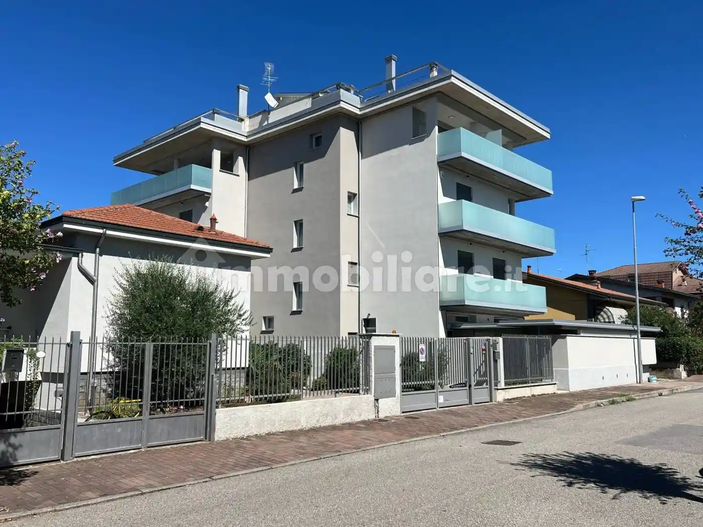 Appartamento in vendita a Carugate