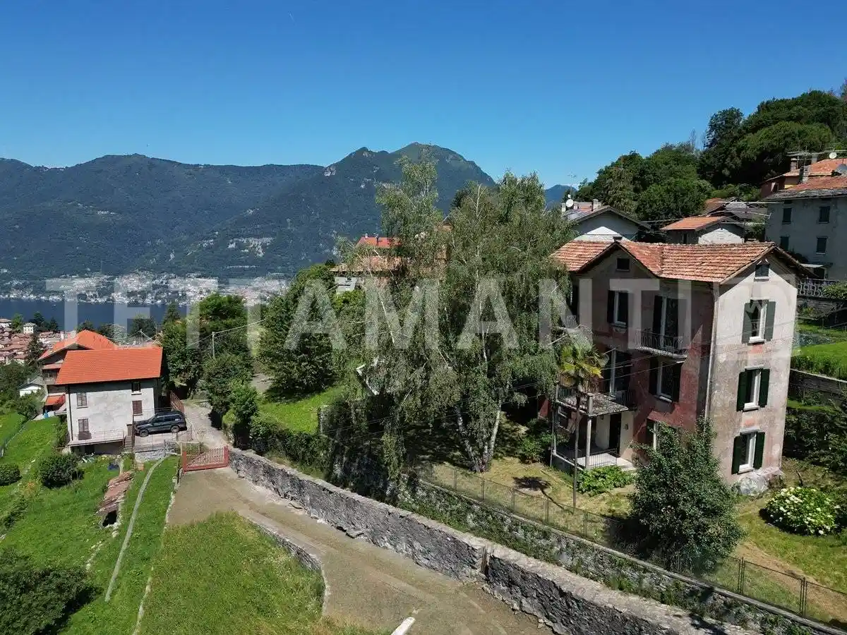 Villa in vendita a Faggeto Lario