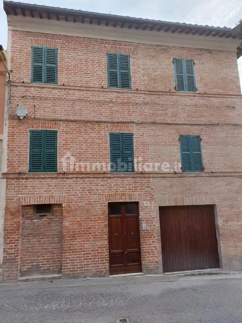 Casa indipendente in vendita a Fabriano