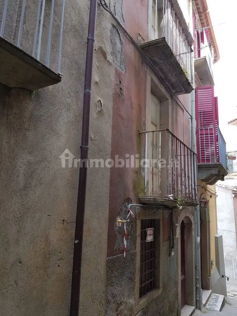 Casa indipendente in vendita a Novara di Sicilia