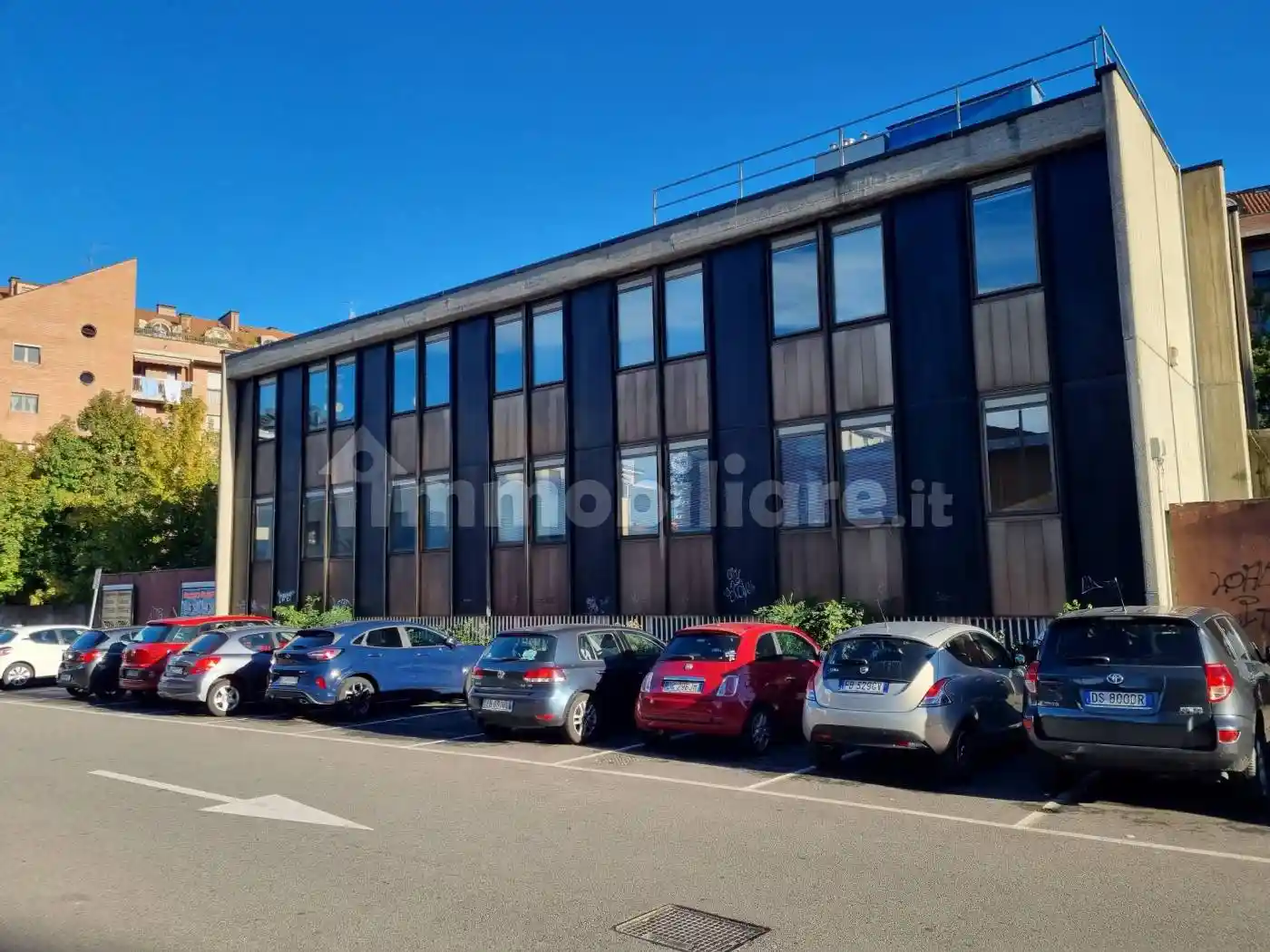 Palazzo - Edificio in vendita a San Giuliano Milanese
