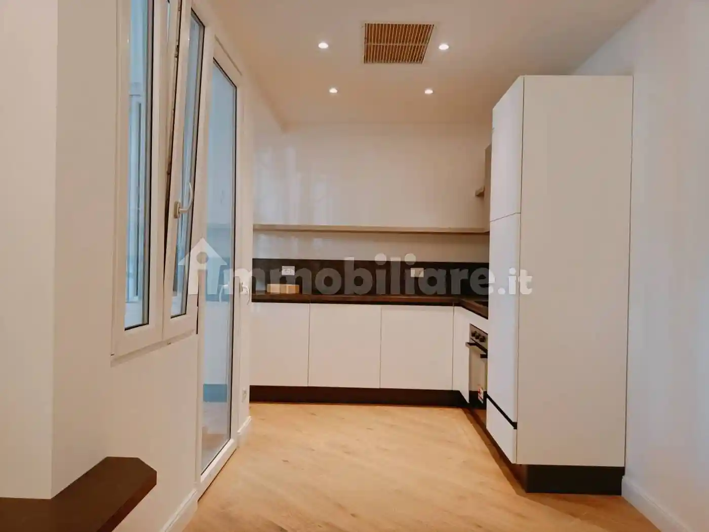 Bilocale nuovo, seminterrato, Corso San Gottardo, Milano - foto 2