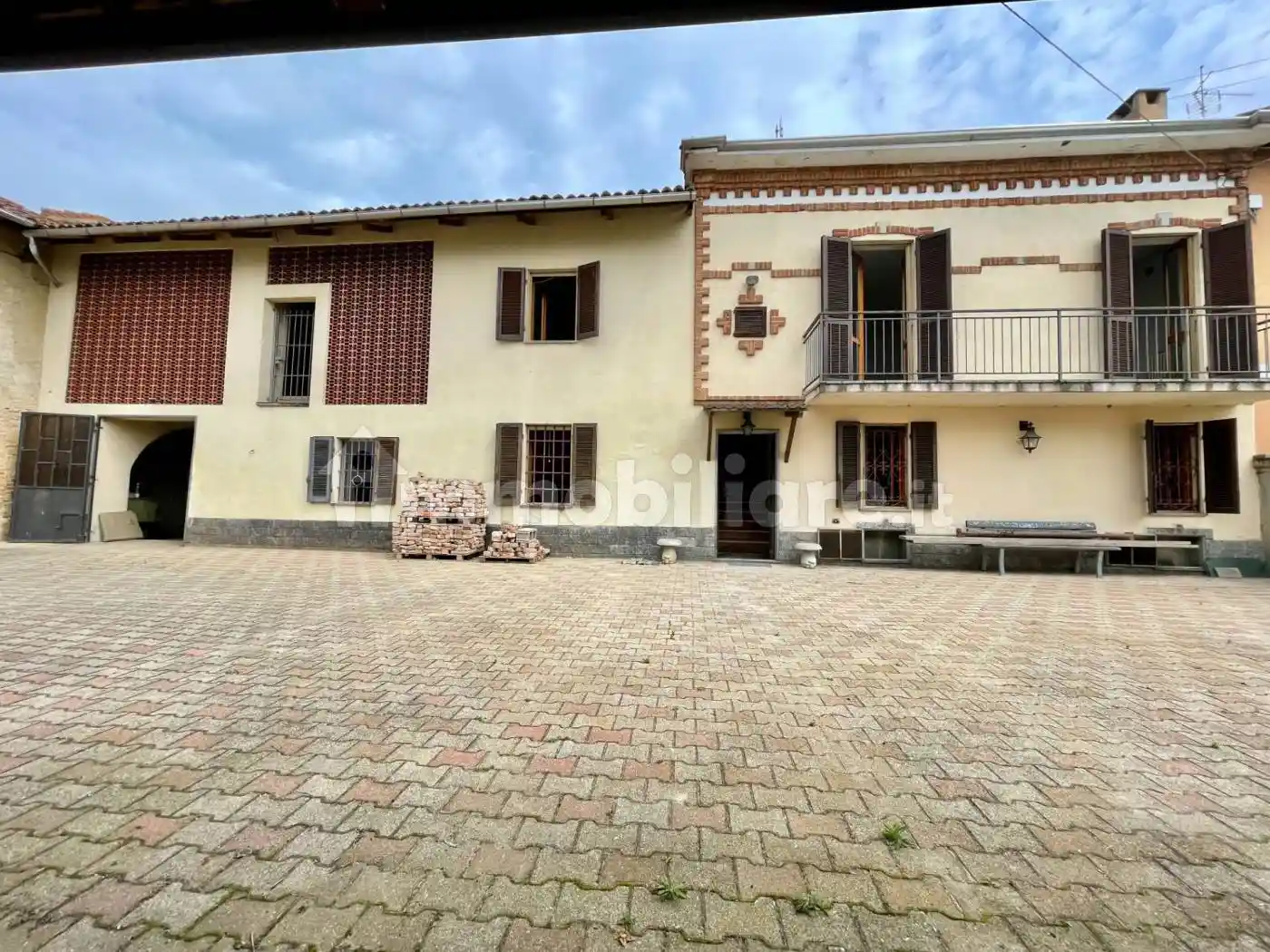 Rustico - Casale in vendita a Asti