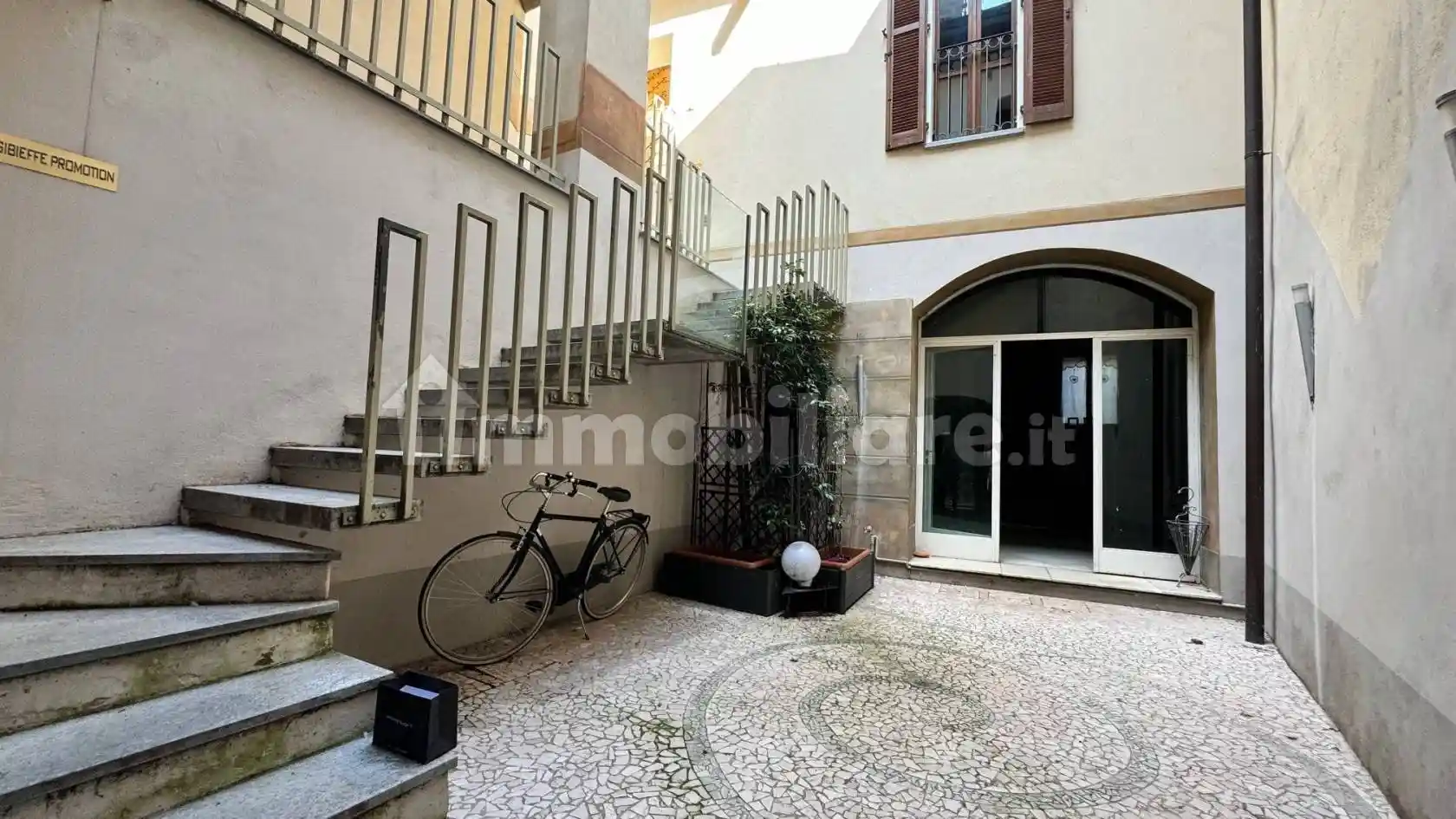 Palazzo - Edificio in vendita a Lodi