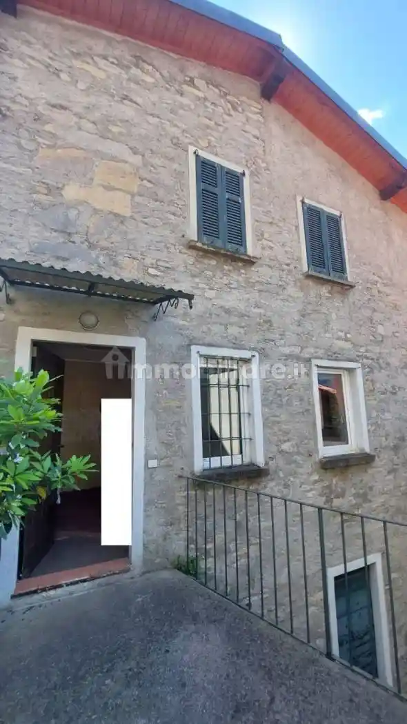 Rustico - Casale in vendita a Como