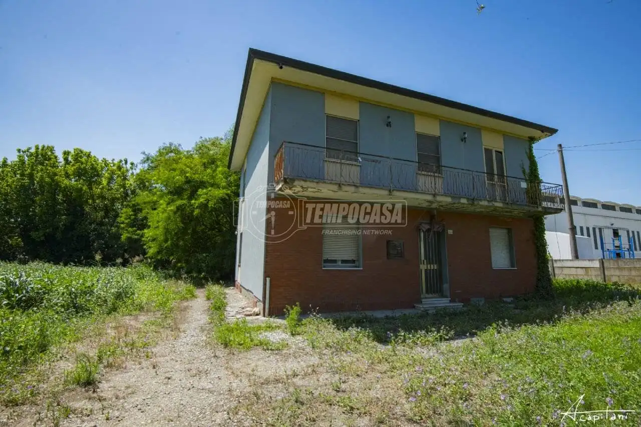 Casa indipendente in vendita a Cesena