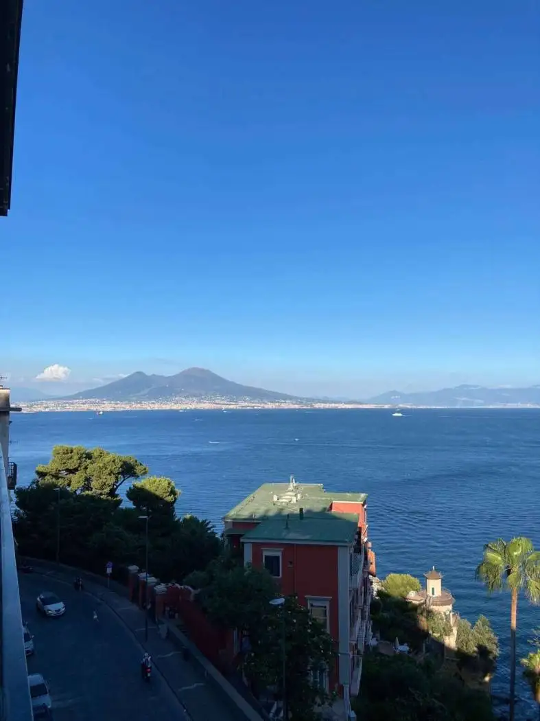 Appartamento in vendita a Napoli