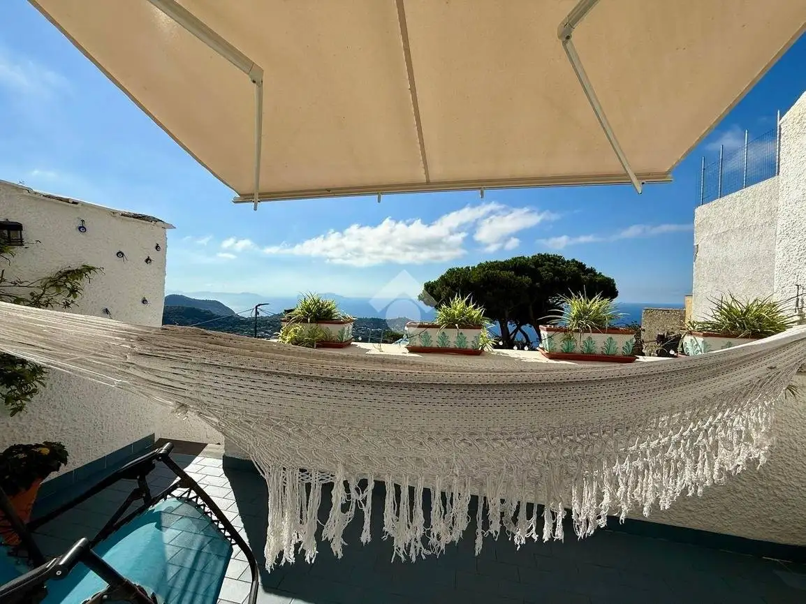 Appartamento in vendita a Serrara Fontana